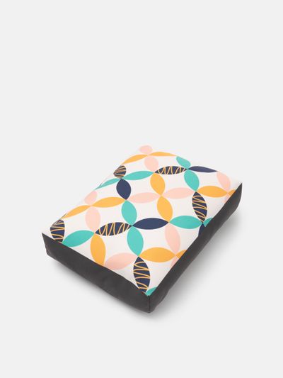 pet bed for dogs and cats
